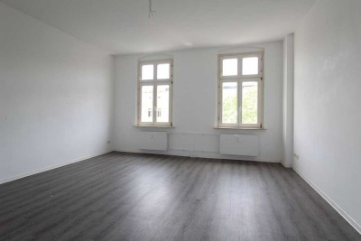 + Erste Kaltmiete frei! WG-geeignete 4 Zimmer direkt am Hasselbachplatz +