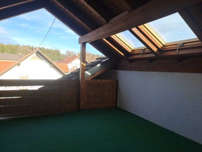 Sehr schöne Dachgeschoss-Wohnung mit Dachterrasse