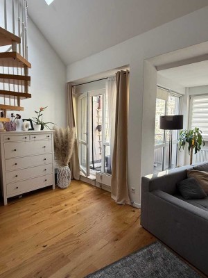 Schöne teilmöblierte Maisonette mit Balkon und Einbauküche in Nürnberg
