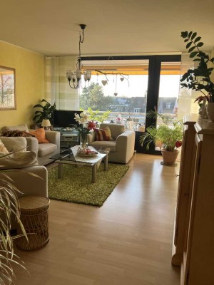 Super aufgeteilte, helle 2-Zimmer-Wohnung mit Balkon und TG-Stellplatz in ruhiger Lage