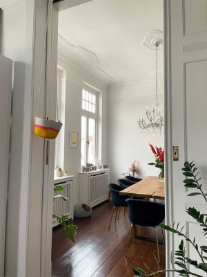 Traumhafte Altbauwohnung mit großem Süd-Balkon in Peterswerder