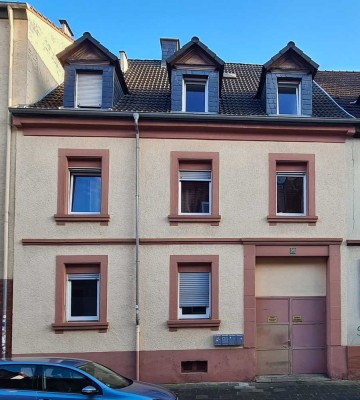 KL - Nähe Messeplatz, 4 Parteienhaus mit Hof/Garage
