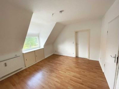Espenau-Mönchehof: Helle und ruhig gelegene 4-Zimmerwohnung