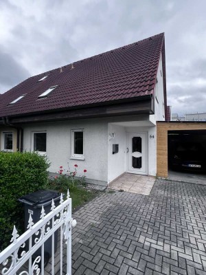 Charmante Doppelhaushälfte in Leipzig-Paunsdorf mit grünem Idyll – Zentrumsnah wohnen im Grünen