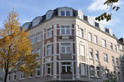 Stilvolle, geräumige und neuwertige 2-Zimmer-Dachgeschosswohnung in Wilhelmsburg, Hamburg