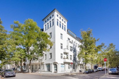 Wohlfühl-Zuhause in stilvollem Altbau: 2 Zimmer mit Süd-Balkon und Aufzug in Berlin-Reinickendorf!