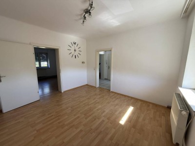Charmante 2-Zimmer-Wohnung mit Gartenanteil und Garage in Graz-Straßgang