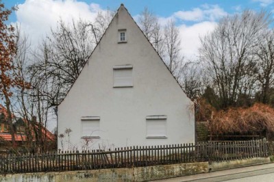 Kernsanierung oder Neubau! Älteres Häuschen mit großem Garten in naturnaher Lage und tollem Ausblick