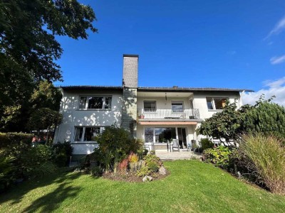 Viel Platz &amp; Möglichkeiten:
Ein-/Zweifamilienhaus mit tollem Blick und Garten in Warstein!