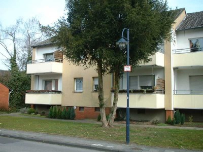 Frisch für Sie modernisiert: Helle 2-Zimmer Wohnung mit Balkon in Meerbusch Osterrath