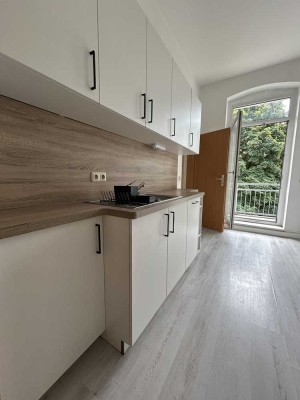 helle 1,5 Zimmer Wohnung mit EBK und Balkon