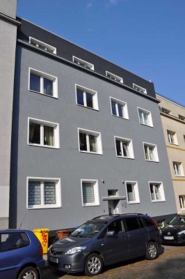 Moderne, helle 2,5 Zimmer Terrassenwohnung - Einbauküche, Einbauspots, Einbauschränke