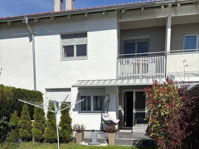 Gepflegtes Reihenhaus = 3 SZ, Keller, Garage und charmanter Garten!