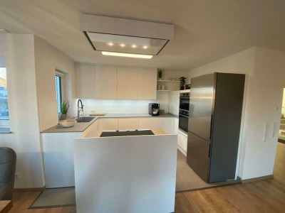 Moderne Maisonettewohnung mit Balkon, hochwertiger Ausstattung erst 2 Jahre alt!!