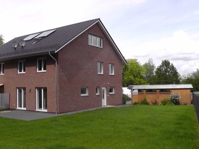 Sie  möchte da wohnen, wo andere Urlaub machen? Doppelhaushälfte direkt am Stadtwald, eigene Zufahrt