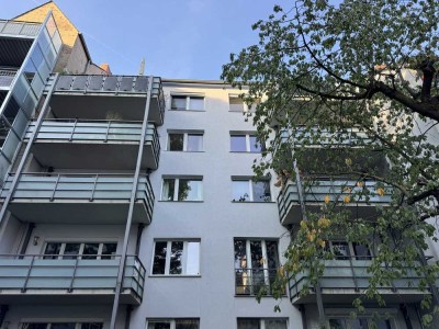 Ihr neues IMMOBILIEN QUARTIER: Lichtdurchflutete 2-Zimmer-Wohnung im Loft-Style mit EBK & Kamin