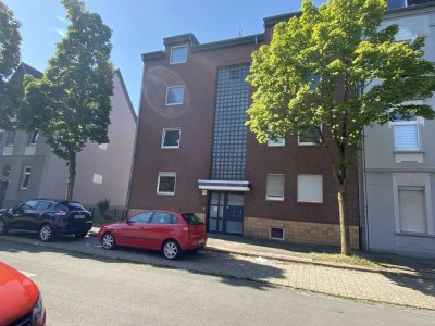 DG-Wohnung mit einer großen Loggia zu vermieten