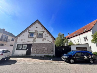 Großes Ein-Zweifamilienhaus in super Lage - Garten - Hof - Garage - SANIERUNGSOBJEKT !!!