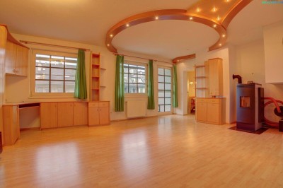 Helle 3-Zimmer-Wohnung mit Loggia &amp; hochwertigen Einbaumöbeln in Königsstetten