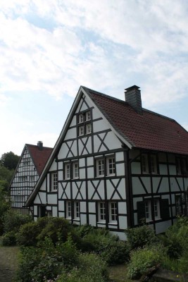 Traumhafte und modernisierte Fachwerkhaushälfte in Solingen-Merscheid