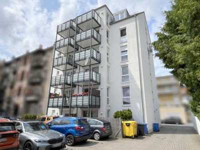 Neuwertige, langfristig vermietete 3-Zimmer-Wohnung mit Balkon und Stellplatz Nähe Billinganlage