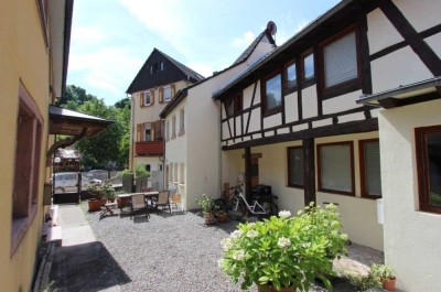 Gepflegte 2-Raum-Maisonette-Wohnung in denkmalgeschütztem Haus in Nachbarschaft zum Fürstenlager