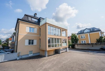 Exklusive Investitionsgelegenheit: Stilvolle Villa mit 3 Wohneinheiten