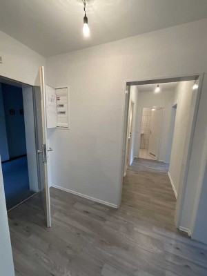 Erste eigene Wohnung mit Balkon in Walsum..