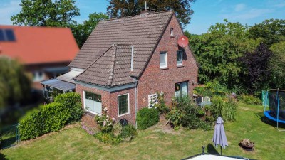 Modernisiertes Einfamilienhaus mit Kamin u. zwei Sonnenterrassen in Sackgassenlage von Aurich Popens