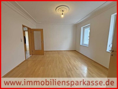 Große Wohnung im Erdgeschoss mit Balkon- sofort Bezugsfrei !