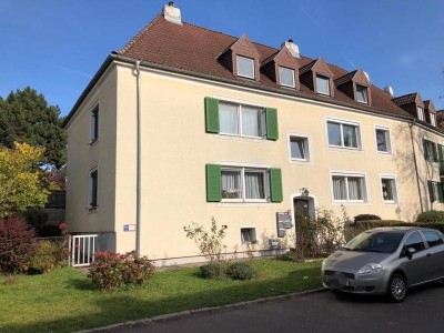 Spallerhof - provisionsfrei! Sonnige, ruhig gelegene 3-Zimmer-Wohnung im Dachgeschoß, 69 m² WNFL, Küche möbliert.