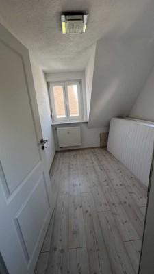 Dachgeschoss 1,5 Zimmer Wohnung