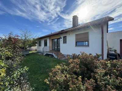 Gemütlicher, kleiner Bungalow  mit schönem Garten in ruhiger, naturnaher Lage