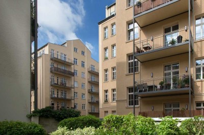 "RINGMESSEHAUS: 4-Raum Wohnung mit offener Küche, Balkon, Gäste-WC und TG-Stellplatz"