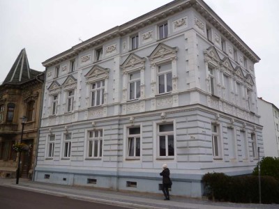 Sehr schöne helle 2 Raum DG-Wohnung in denkmalgeschütztem Haus in Burg (MD)