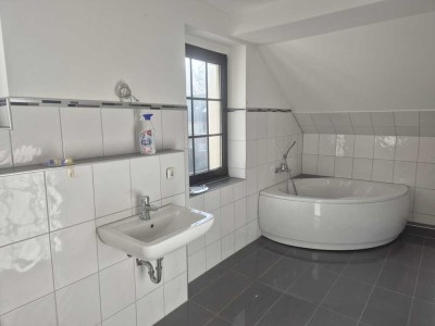 1300 € - 150 m² - 4.5 Zi.