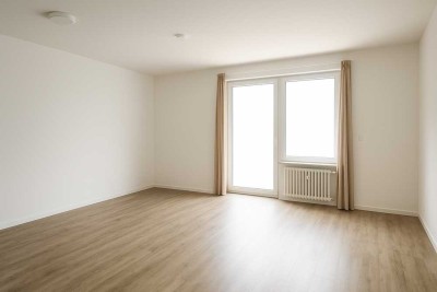 Frisch renovierte 2,5-Zimmer-Wohnung inklusive Terrasse, Einbauküche & Stellplatz