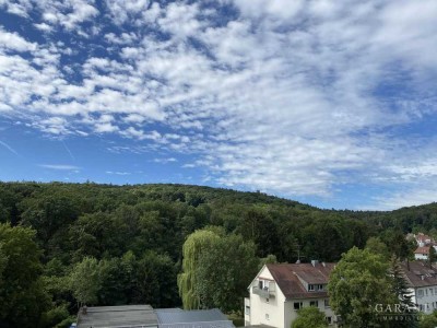 Traumhafte Dachgeschosswohnung mit Blick ins Grüne