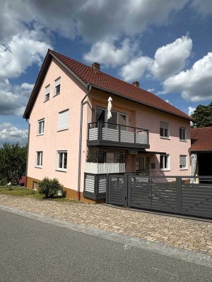 Charmantes Einfamilienhaus mit zwei Wohneinheiten, großem Hof und vielseitiger Nutzungsmöglichkeit!