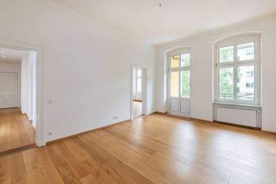 Wunderschön sanierte Altbauwohnung mit Balkon in Friedrichshain - bezugsfrei März 2026
