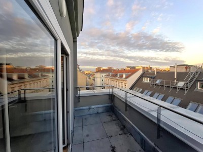 Bennoplatz: 5-Zimmer-Dachgeschosswohnung - VIDEO verfügbar!