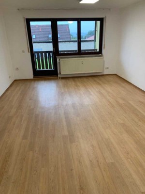 3 Zimmer Wohnung mit Balkon