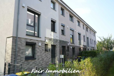 * WOHNPARK - OBERNEULAND│Neuwertiges Reihenhaus mit guter Ausstattung, Dachterrasse und Carport