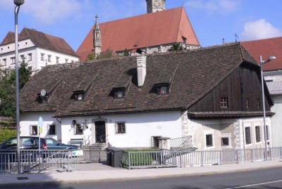 2-Zimmer-Wohnung im denkmalgeschützten Stadthaus – zentrumsnah mit Altbau-Charme