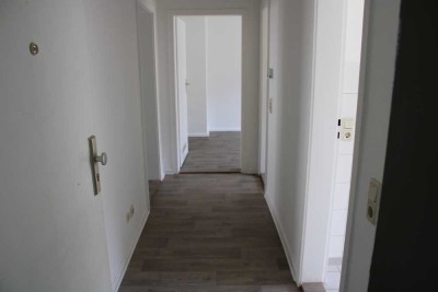 Gut geschnittene Wohnung mit Balkon