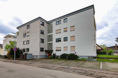 Gut geschnittene 3-Zimmer-Wohnung mit Potential. Zwei Tiefgaragenstellplätze!