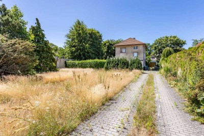 Bestandssanierung oder doch lieber Neubau? - 1.003 m² Grundstück mit Entwicklungspotenzial