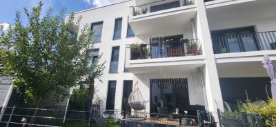 Helle moderne 2-Zimmer-Wohnung mit Terrasse