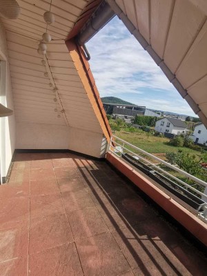 Lichtdurchflutete 2-Zimmer-Wohnung in ruhiger Lage mit Balkon, Stellplatz & Gartenmitnutzung