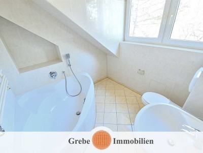 Dachgeschoss mit Charme! Vermietet als Anlageobjekt. Faktor: 16,46